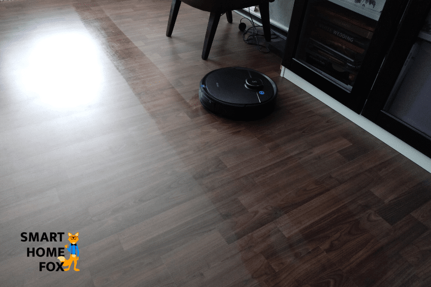 OZMO T8 AIVI mops the floor with conventional mopping technology